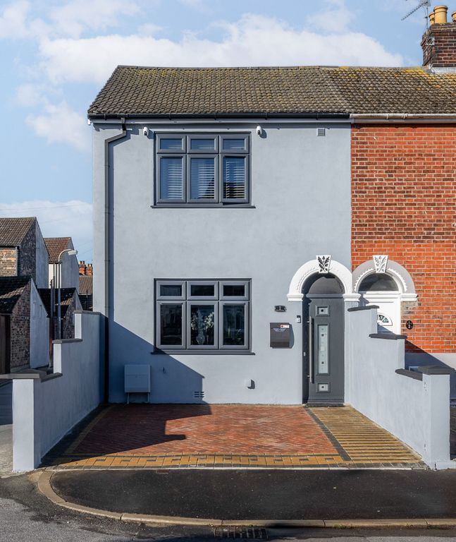 Property photo 2 of 21