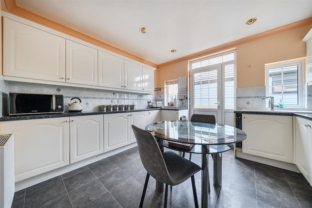 Property photo 2 of 22 Kitchen
