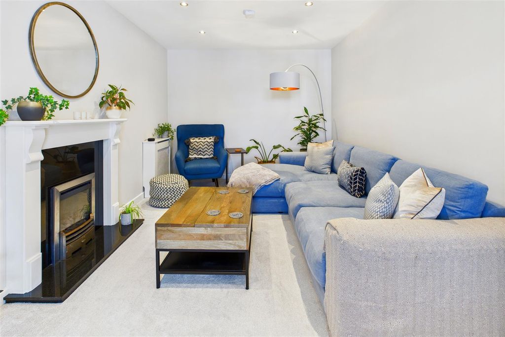 Property photo 3 of 18 Lounge From Front.