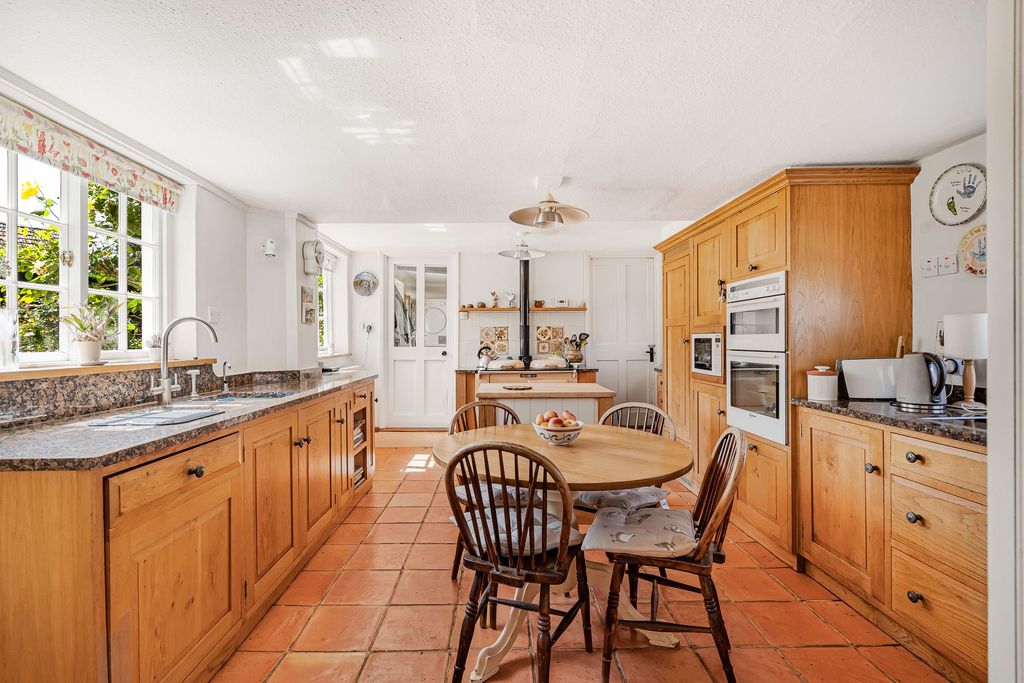 Property photo 3 of 36