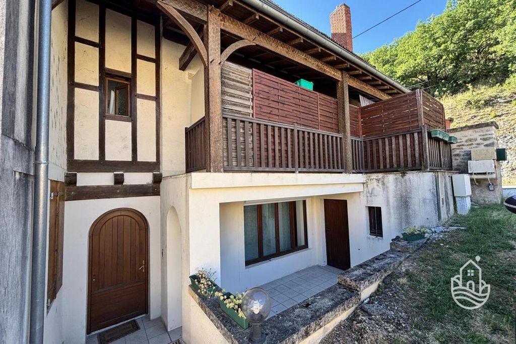 Property photo 1 of 10 Main Exterior View
