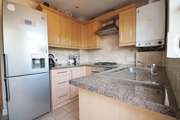 Property photo 3 of 9 Kitchen