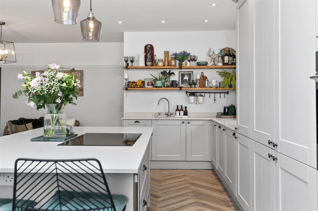 Property photo 2 of 27 Kitchen