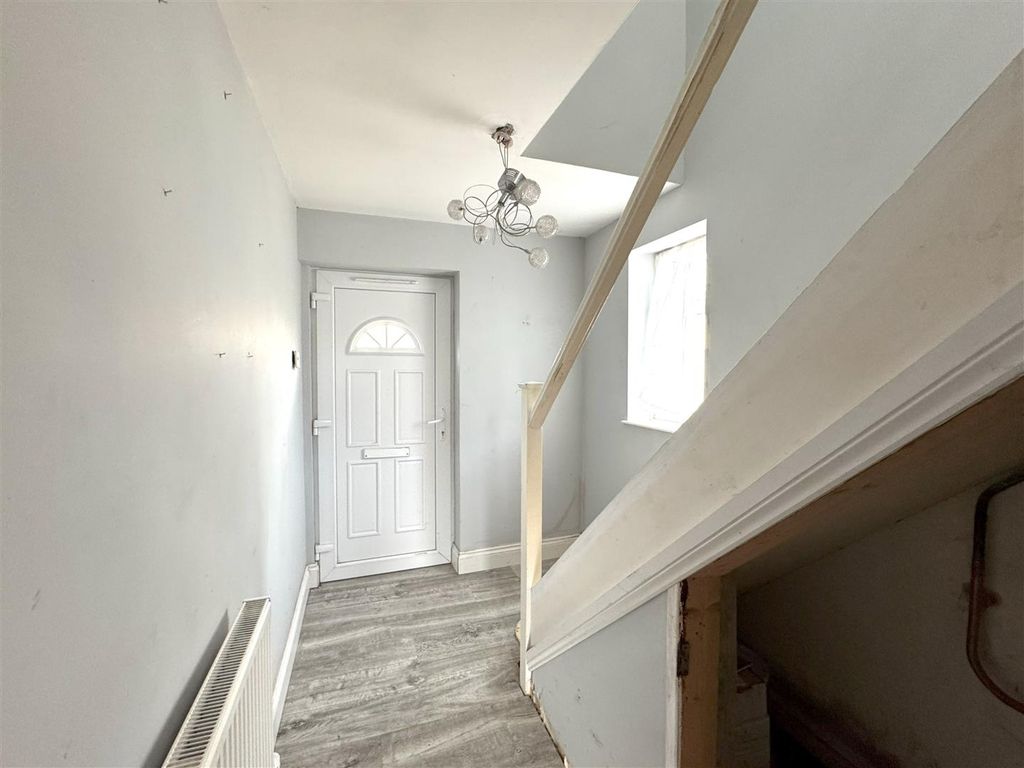 Property photo 2 of 12 Entrance Hall.Jpg