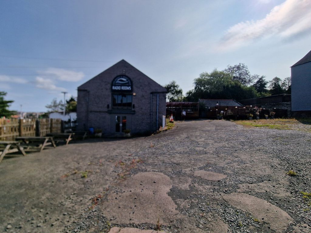 Property photo 3 of 7