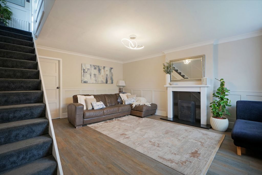 Property photo 2 of 24