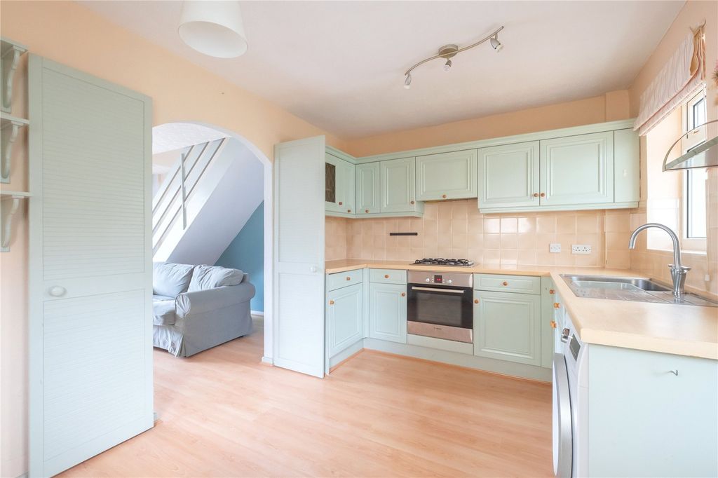 Property photo 3 of 18 Dining Kitchen