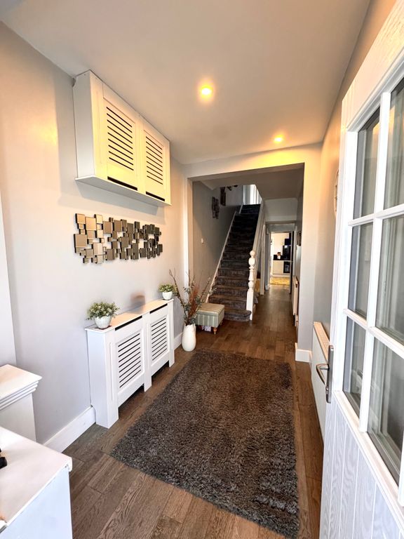 Property photo 2 of 26