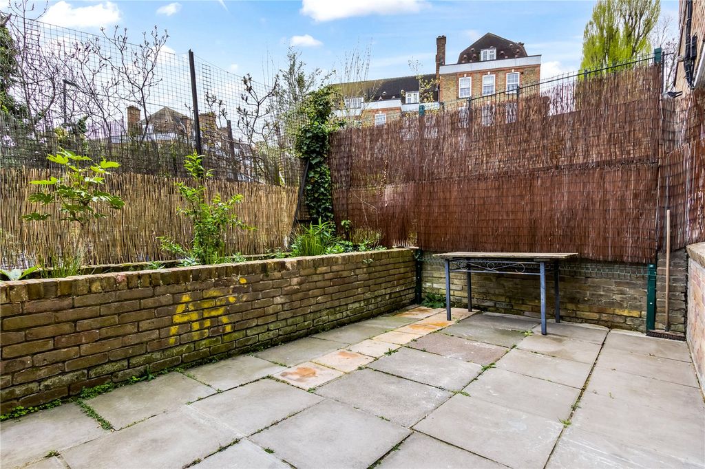 Property photo 2 of 19 Picture No. 22