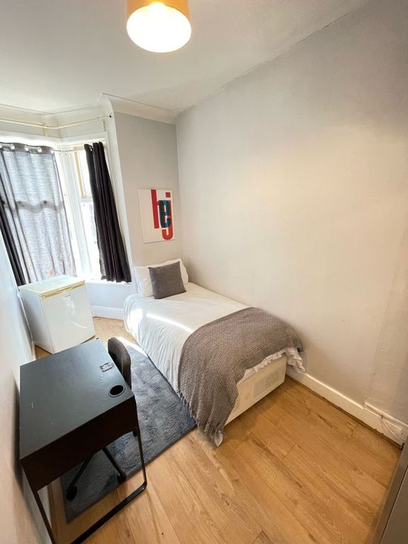 Property photo 2 of 2 Room