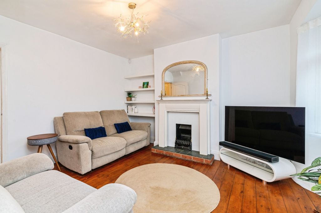 Property photo 3 of 15