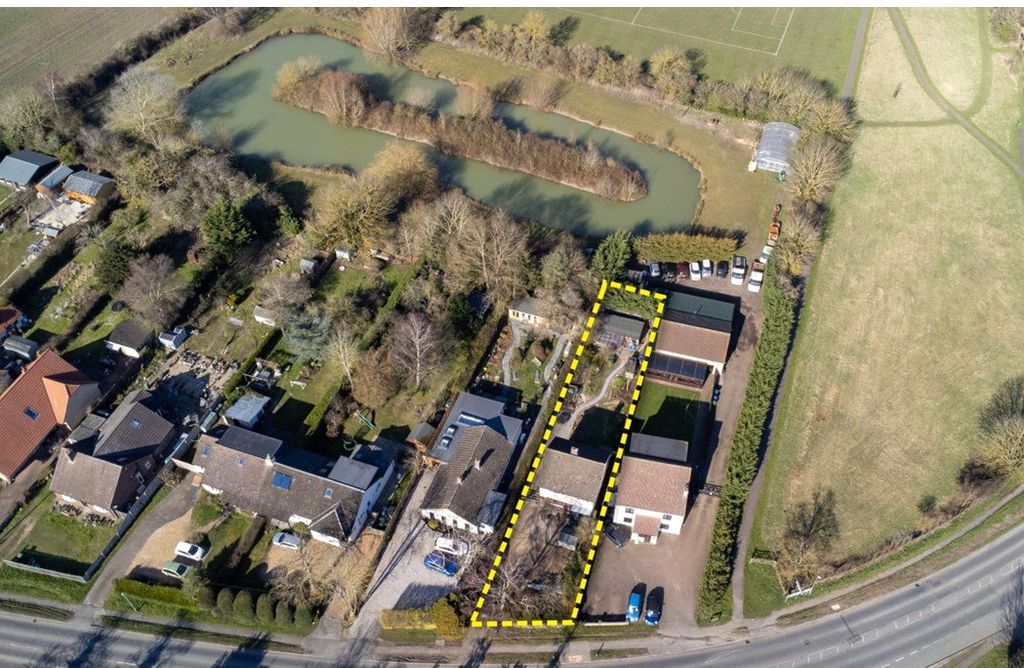 Property photo 2 of 29 Picture No. 35