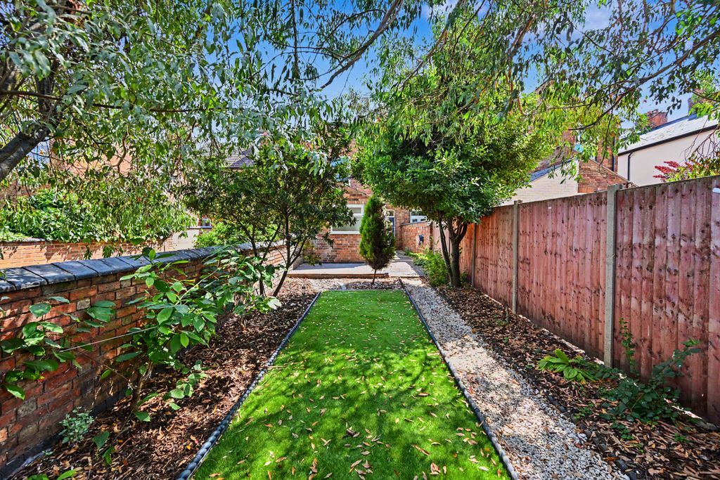 Property photo 2 of 23
