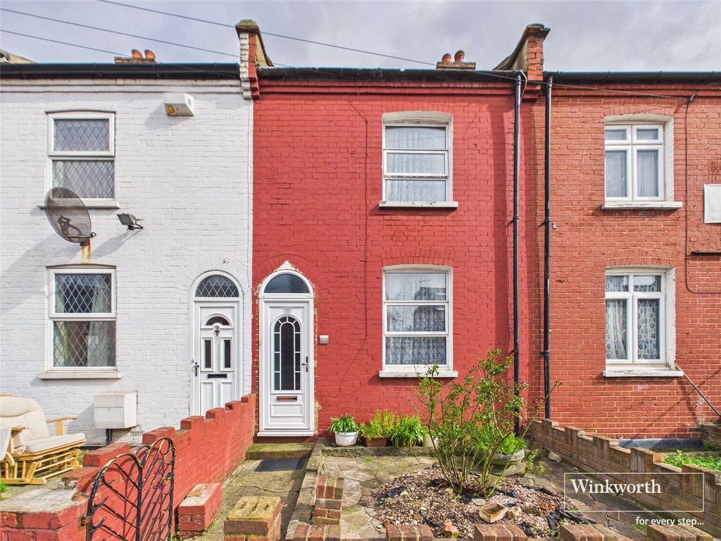 Property photo 1 of 10 Front External