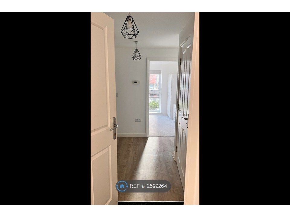 Property photo 3 of 20 Entrance