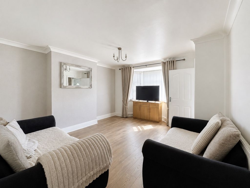 Property photo 2 of 8 5366032