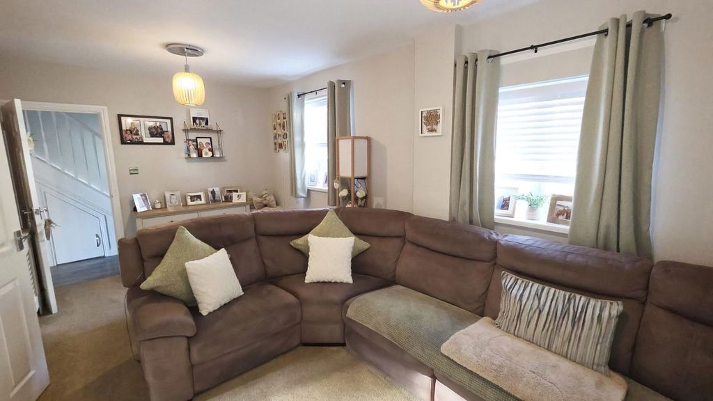 Property photo 2 of 23