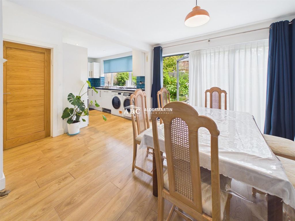 Property photo 3 of 18 Cam03827G0-Pr0168-Still007.Jpg