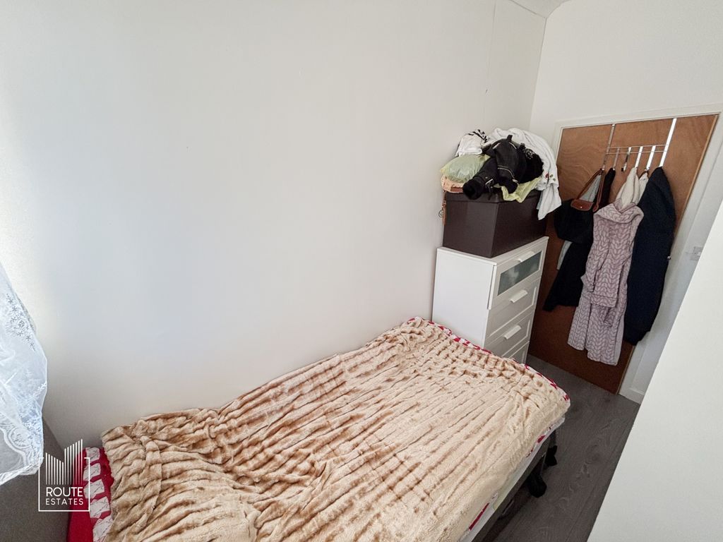 Property photo 3 of 9 Photo 5