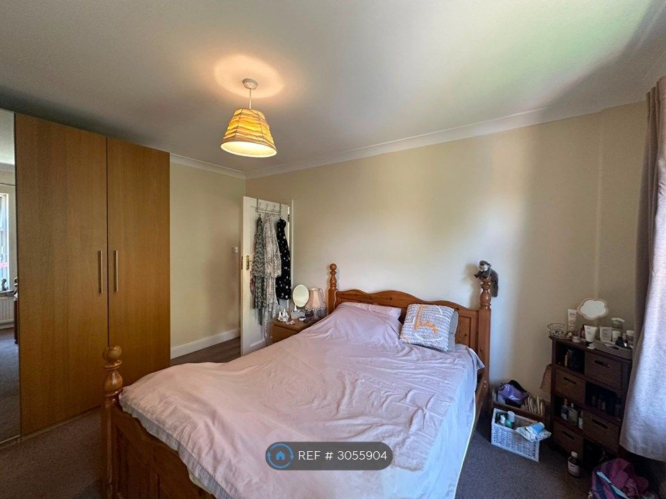 Property photo 1 of 6 Bedroom