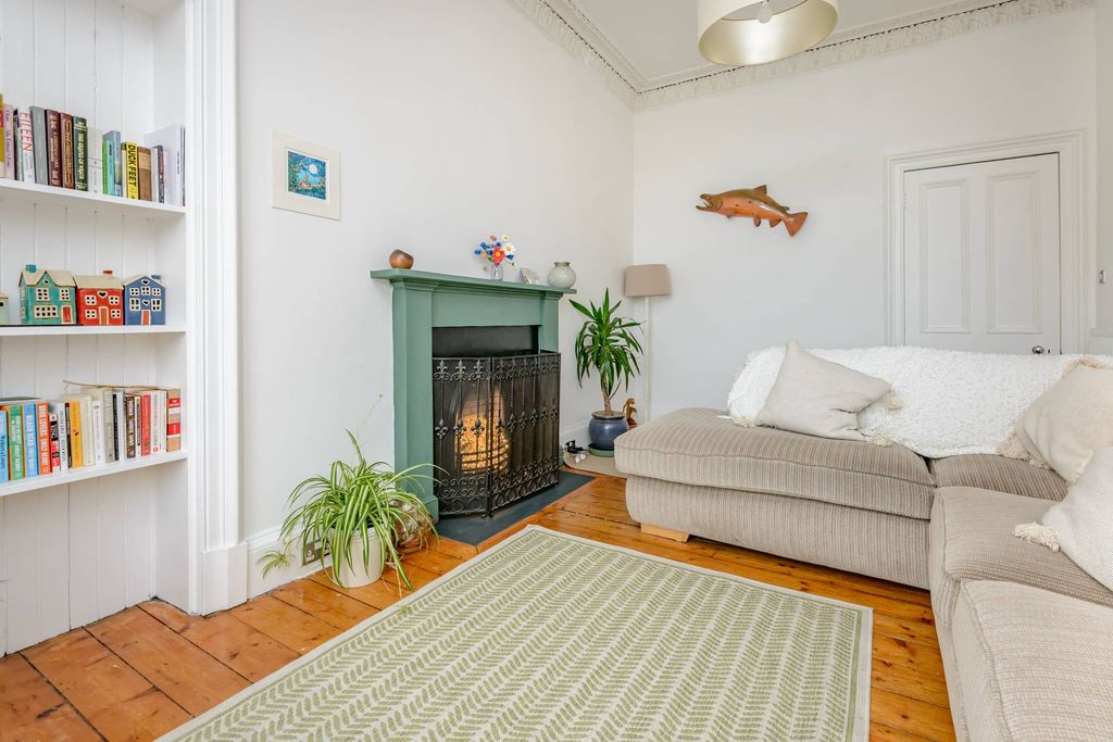 Additional image 4 of 2 bed flat for sale25/6 Montpelier, Edinburgh EH10