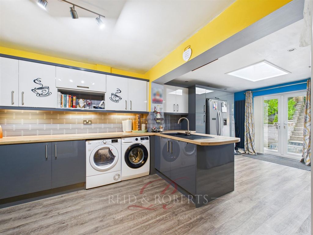 Property photo 3 of 38 Cam05148G0-Pr0088-Still003.Jpg