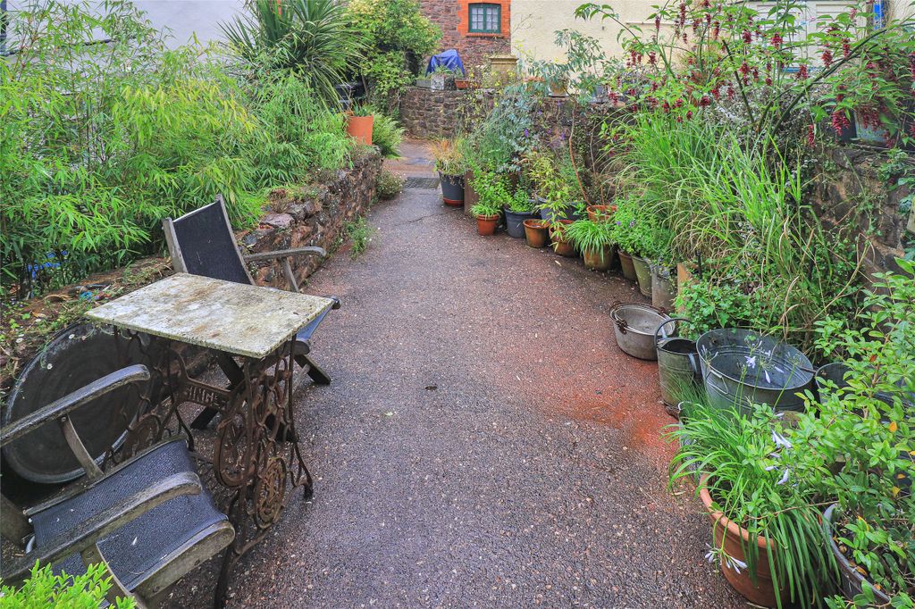 Property photo 2 of 13 Picture No. 14