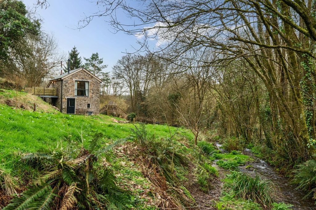 Property photo 1 of 21 1419453-7-69A59E5F7Bddb-Arw-1