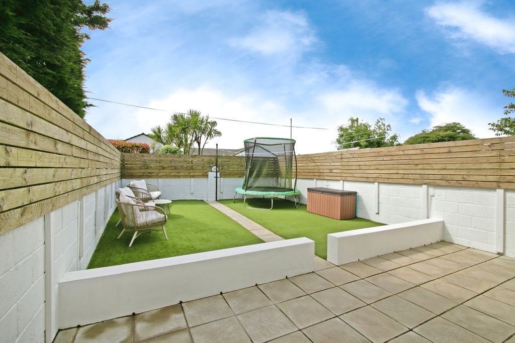 Property photo 2 of 35 Photo