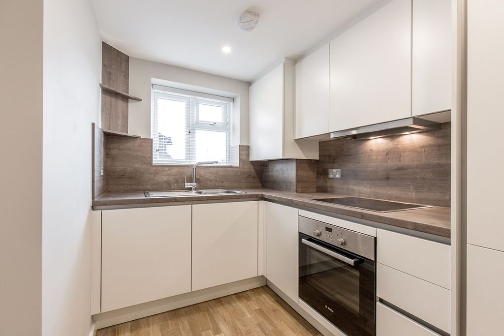 Property photo 1 of 10 Kitchen
