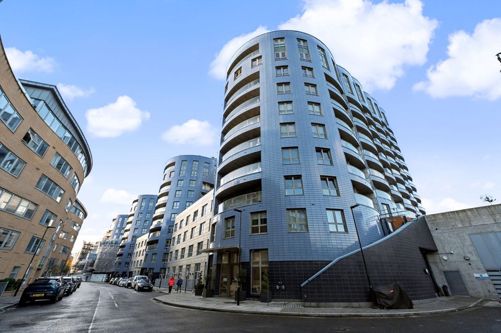 Property photo 2 of 12