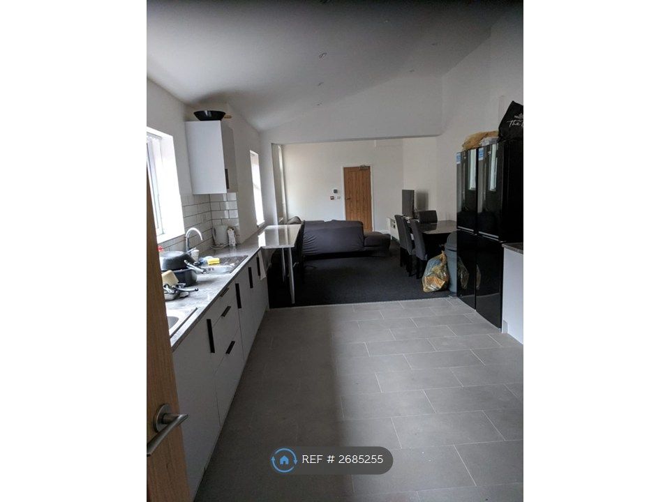 Property photo 3 of 35 Lounge/ Kitchen