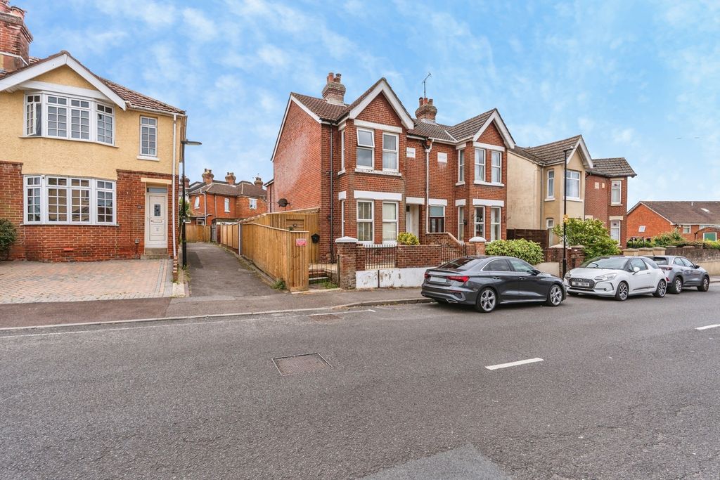 Property photo 1 of 12 Pbox-Img.Jpg