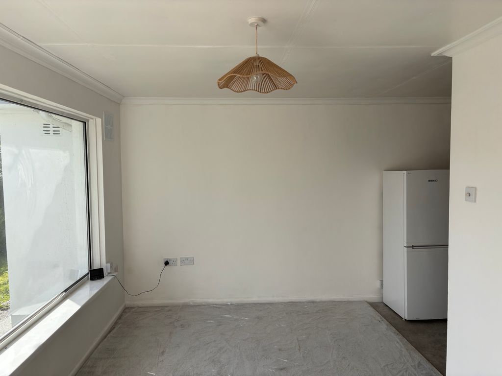 Property photo 2 of 9 Lounge