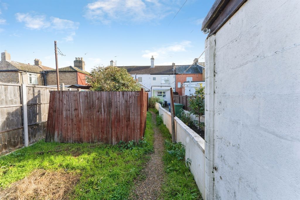 Property photo 3 of 14