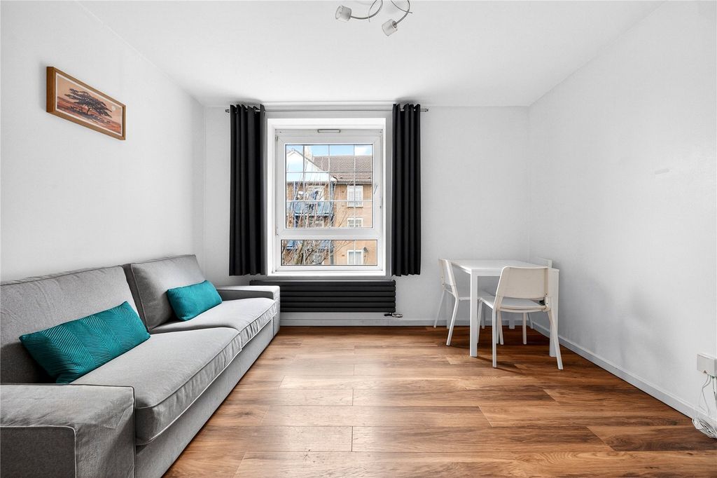 Property photo 2 of 18 Reception Room