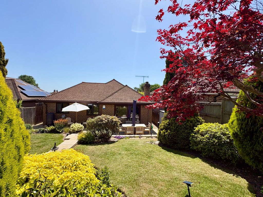 Property photo 2 of 27