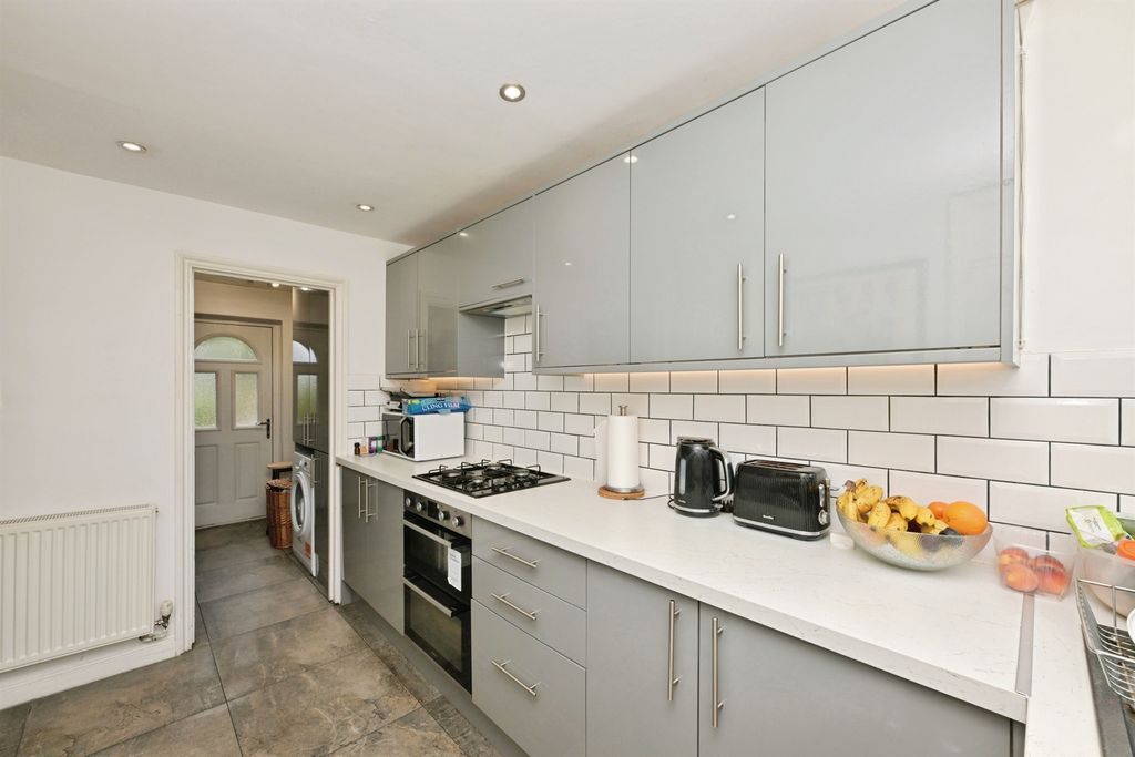 Property photo 3 of 16