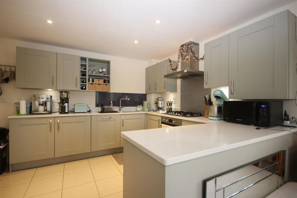 Property photo 3 of 38 Kitchen Diner