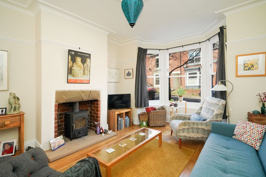 Property photo 2 of 21