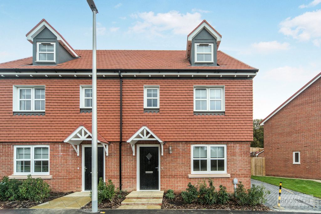 Property photo 1 of 13 Exterior