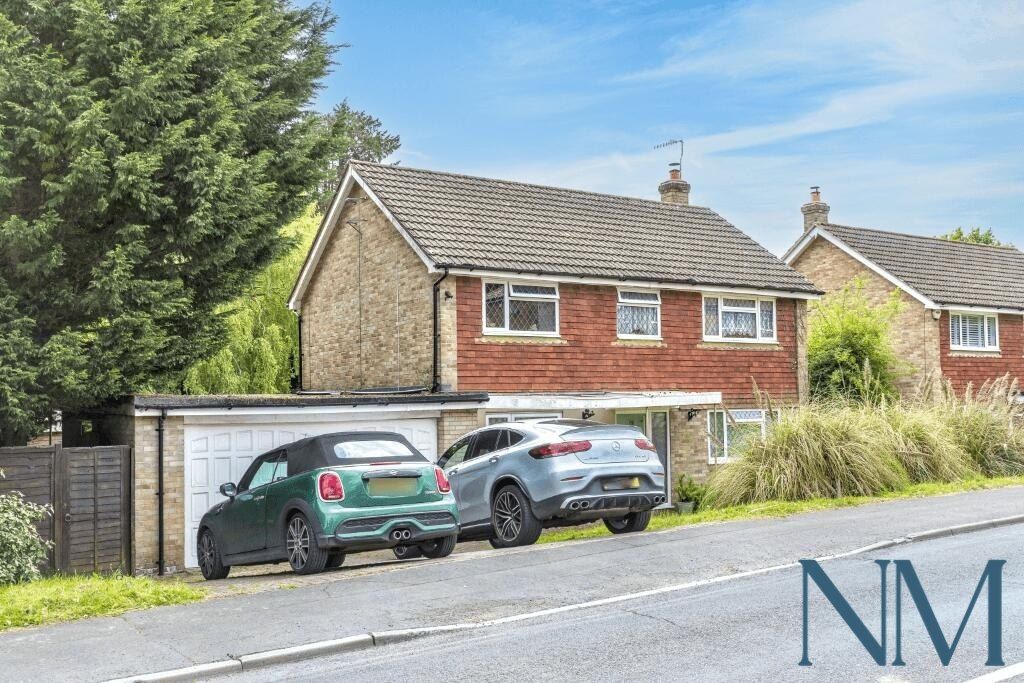 Property photo 1 of 23 Detached Four Bedroom Family Home In East Grinstead