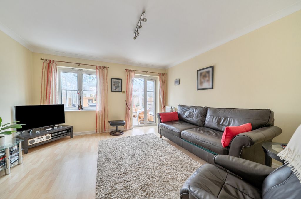 Property photo 2 of 18 1397064-13-6964d4...