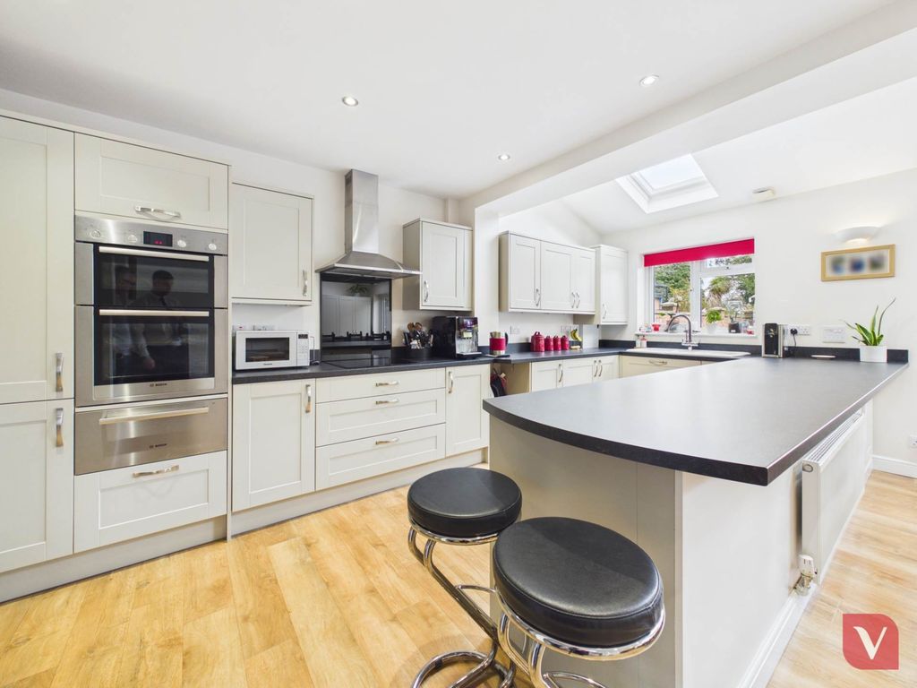 Property photo 3 of 23