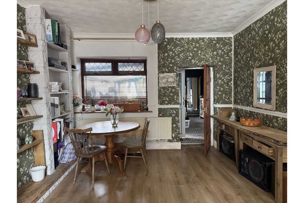 Property photo 3 of 8 Dining Room