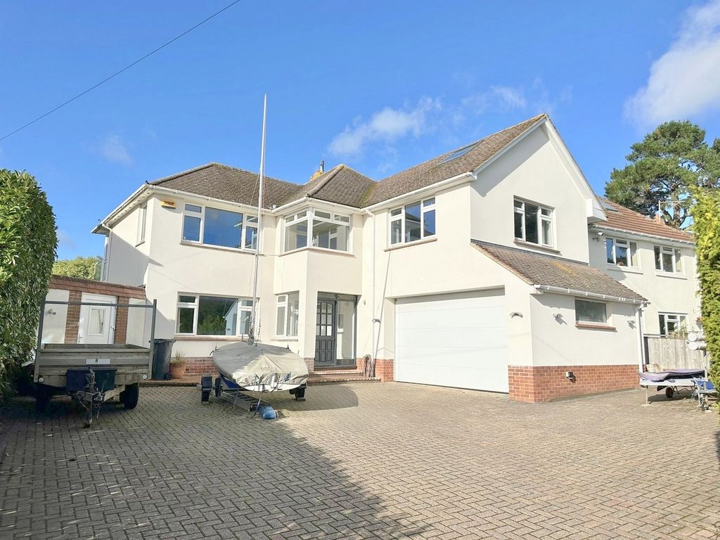 Property photo 3 of 36