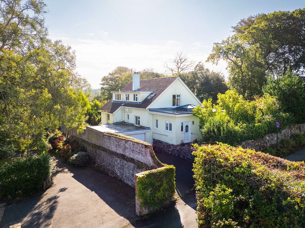 Property photo 1 of 25 Photo 0