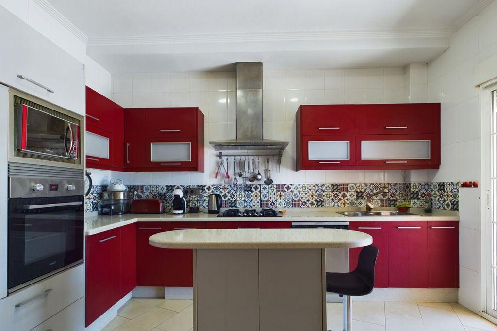 Property photo 3 of 49