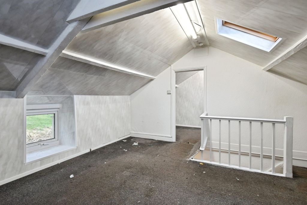 Property photo 3 of 16 Pbox-Img.Jpg