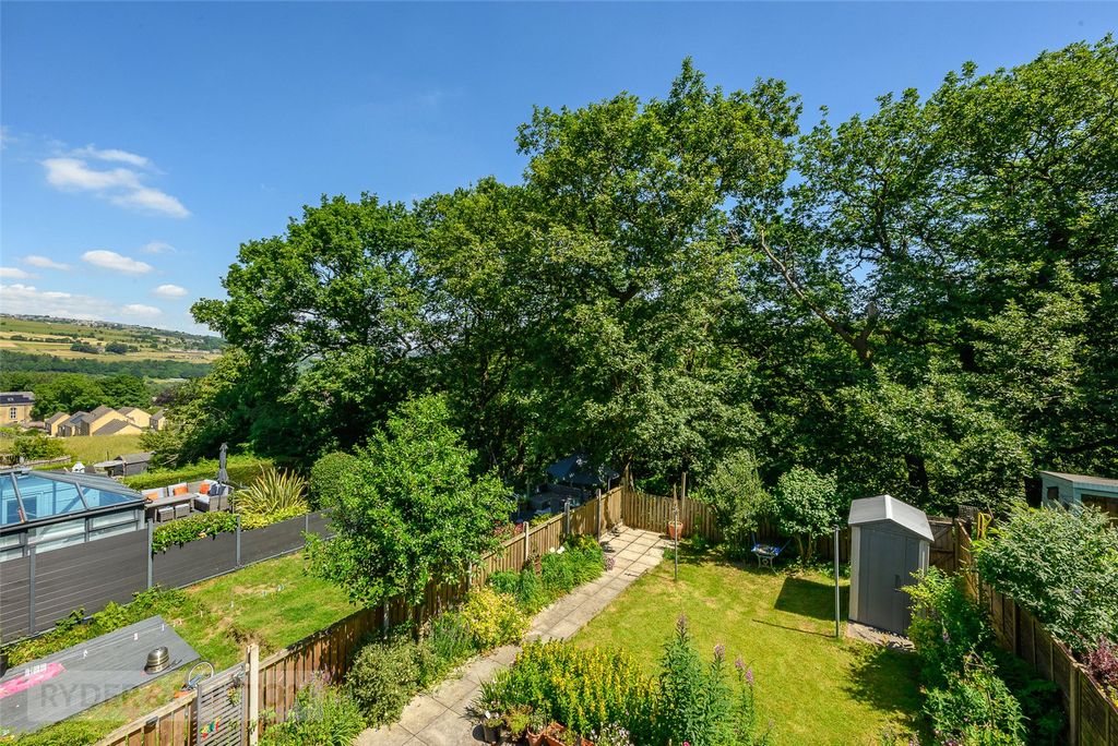 Property photo 2 of 16 Rear Garden